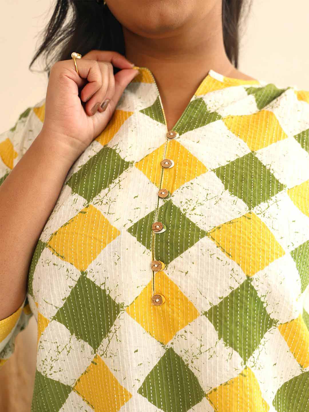 Plus Size Multicolor Cotton Geometric Regular Top  - By Janasya