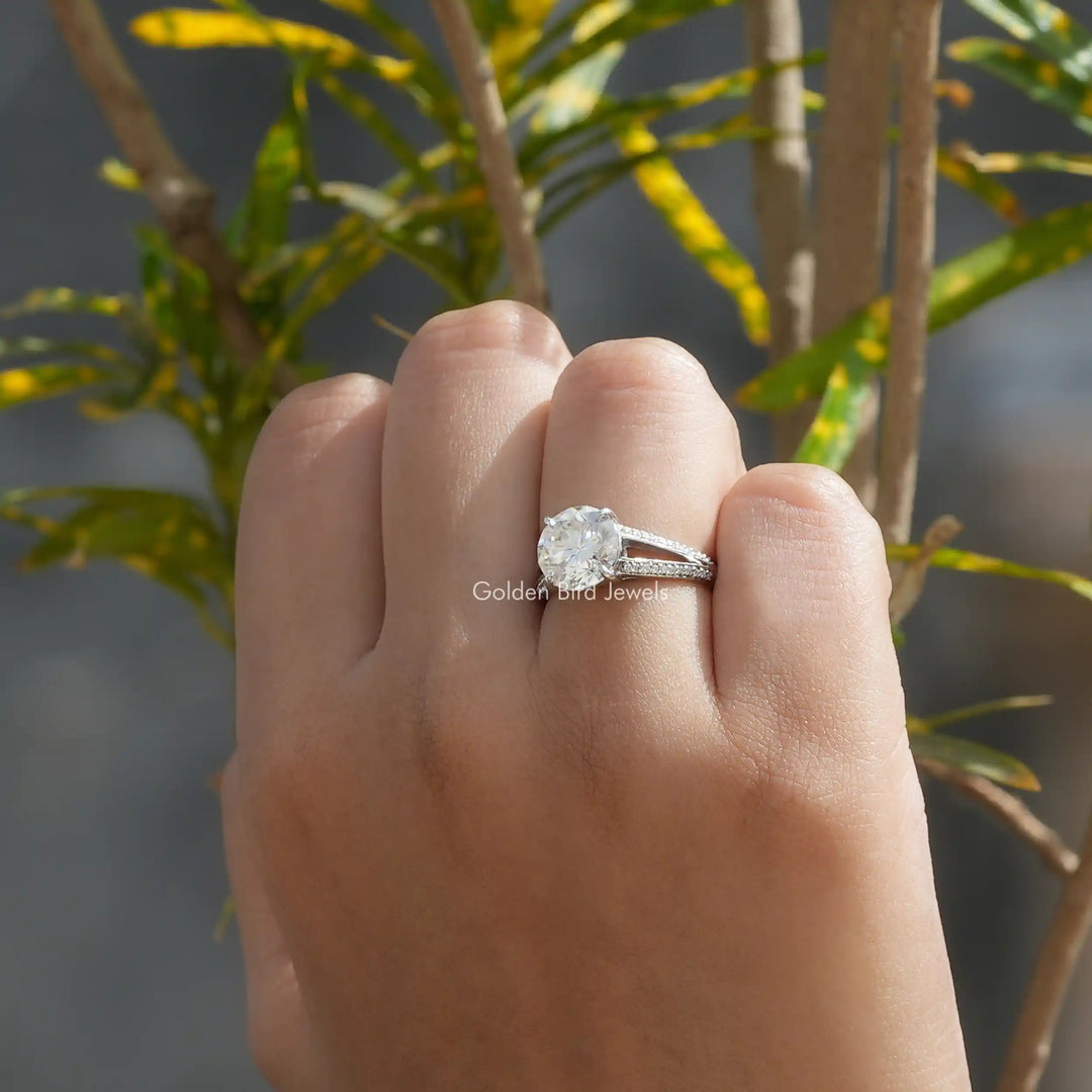 Round Cut Moissanite Accent Engagement Ring