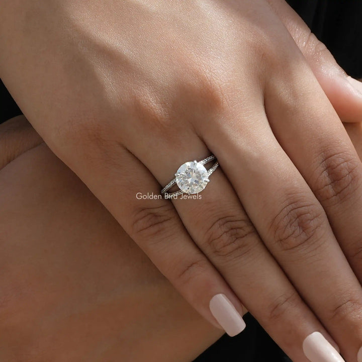 Round Cut Moissanite Accent Engagement Ring