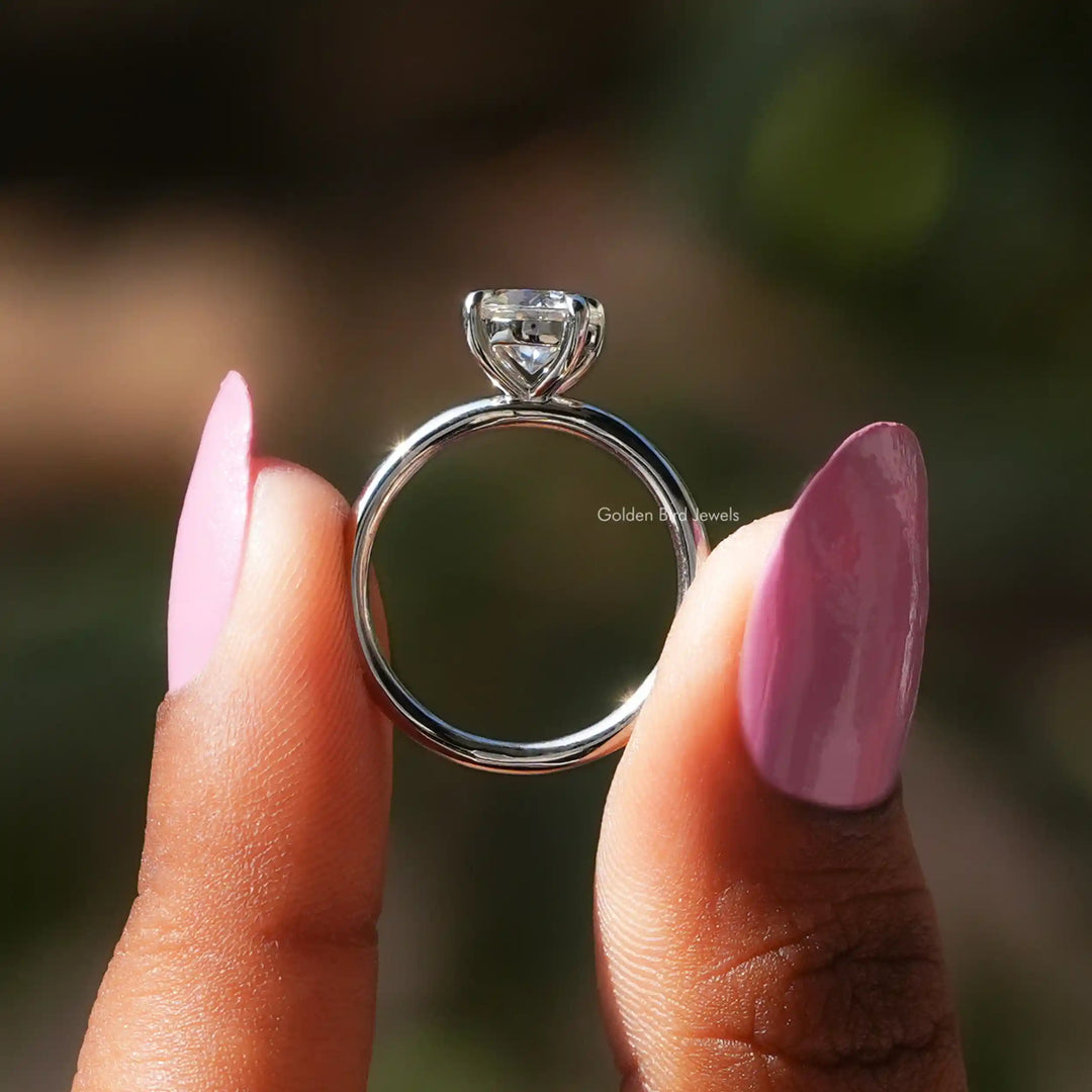 Solitaire Round Moissanite Engagement Ring