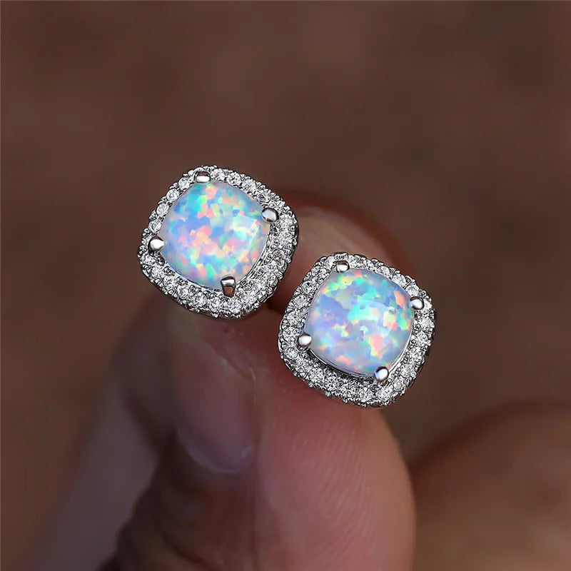 Elegante Zilveren Oorbellen met Witte Vuuropaal  - By Qivii