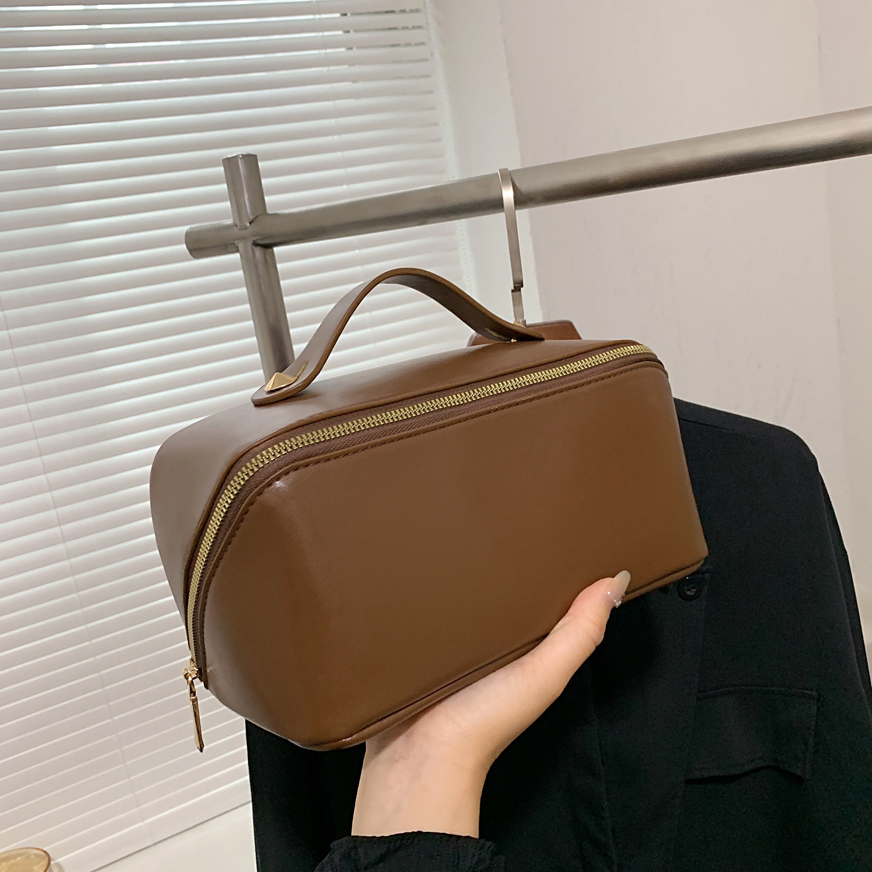 Tinah | Makeup Pouch  - By Qivii