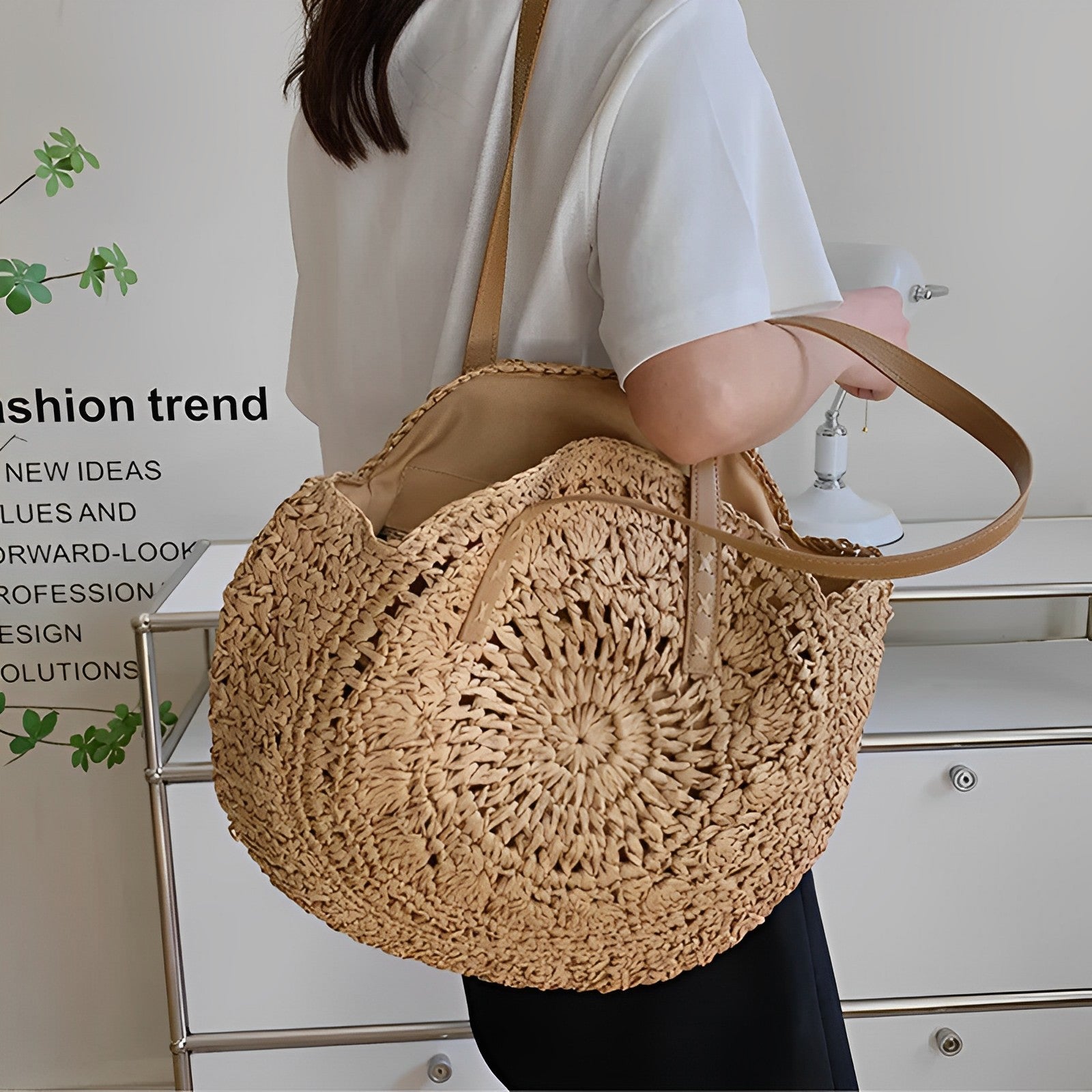 Vamah | Tote Bag  - By Qivii