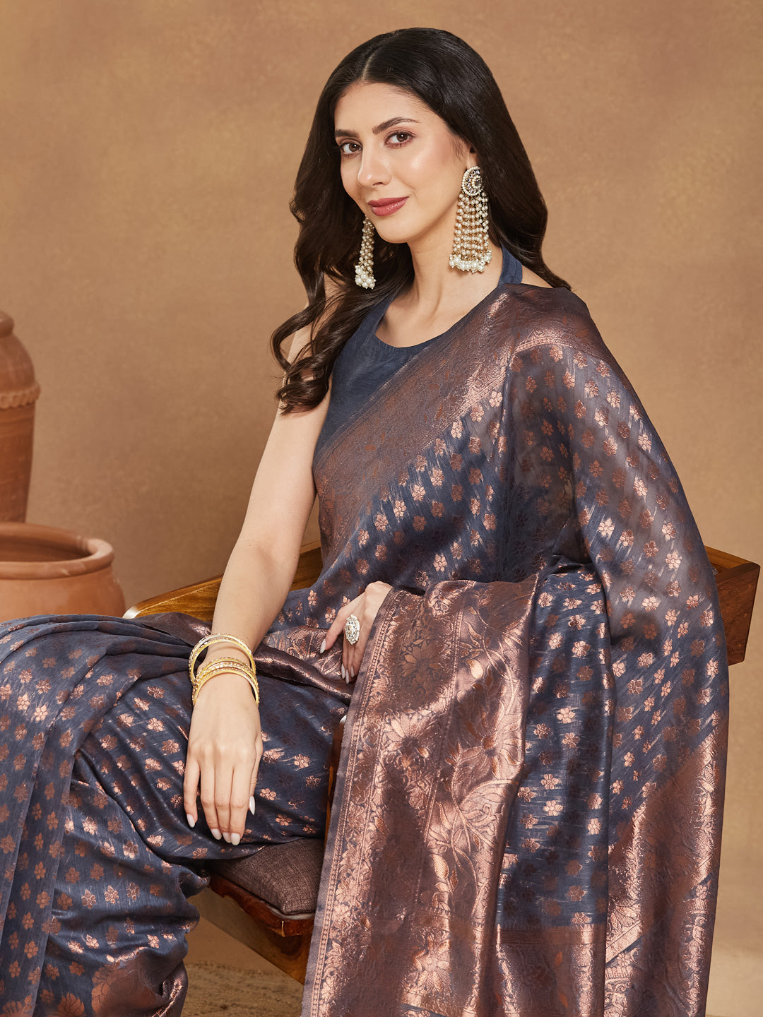 Janasya Women's Dark Grey Silk Blend Floral Woven Design Jacquard Saree with Blouse Piece - qivii