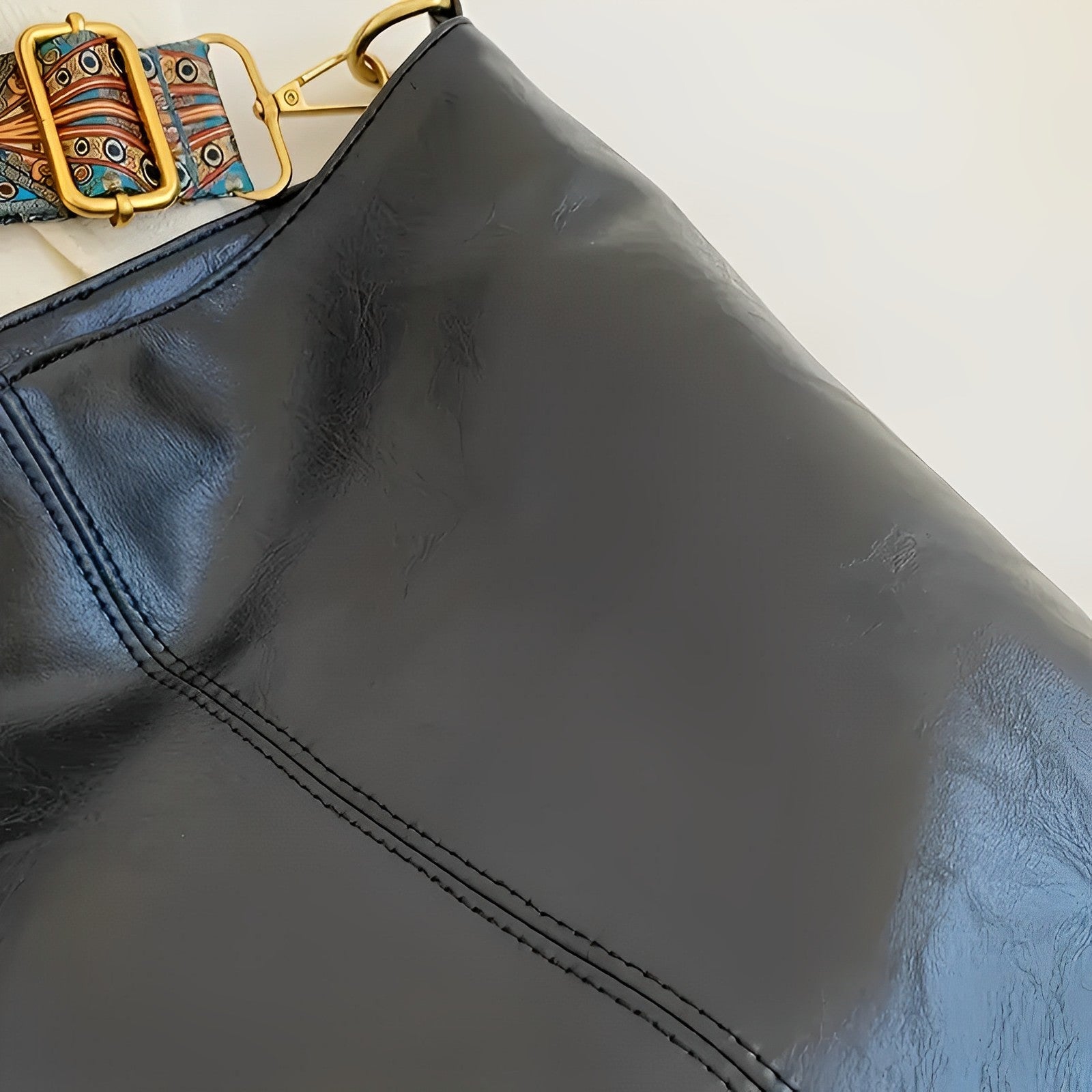 Boyah | Crossbody Bag  - By Qivii