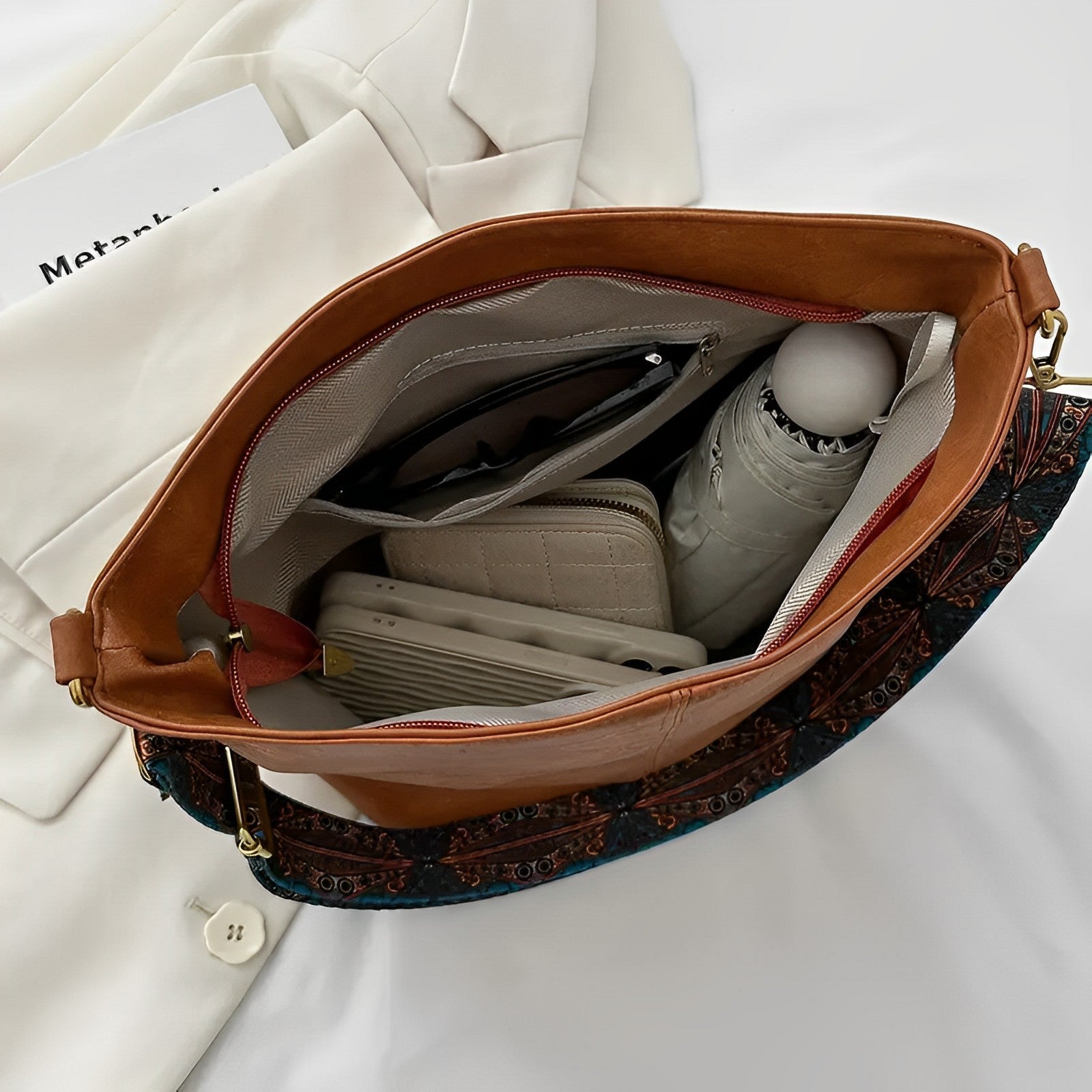 Boyah | Crossbody Bag  - By Qivii