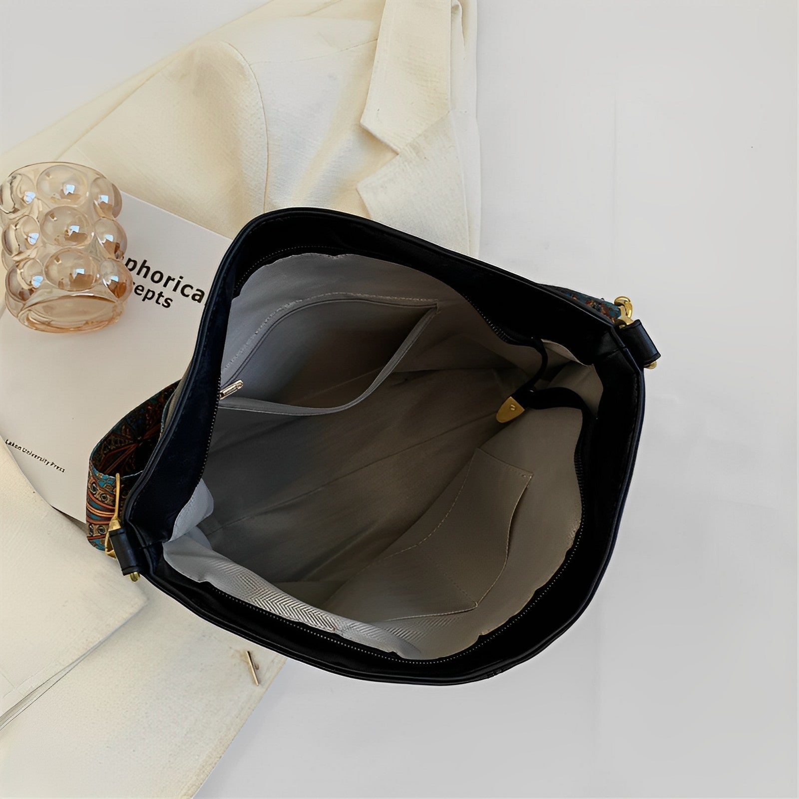 Boyah | Crossbody Bag  - By Qivii