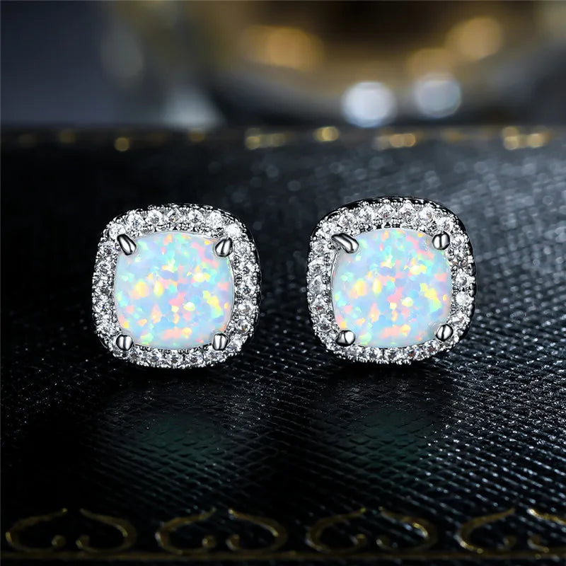Elegante Zilveren Oorbellen met Witte Vuuropaal  - By Qivii