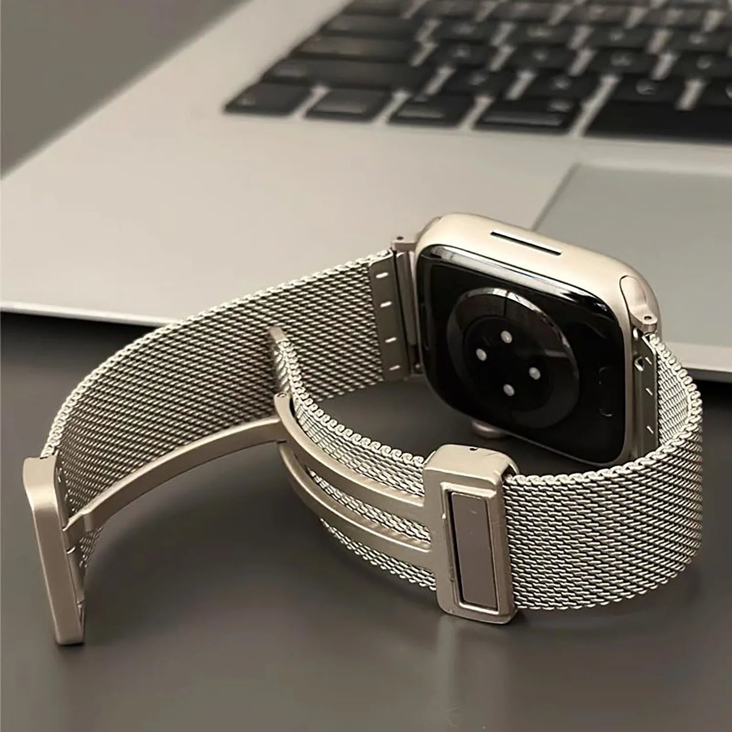 MagnetMount™ Apple Watch Band