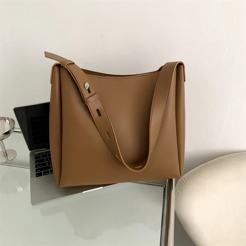 Maud | Hobo Bag  - By Qivii