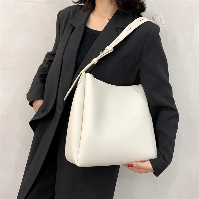 Maud | Hobo Bag  - By Qivii
