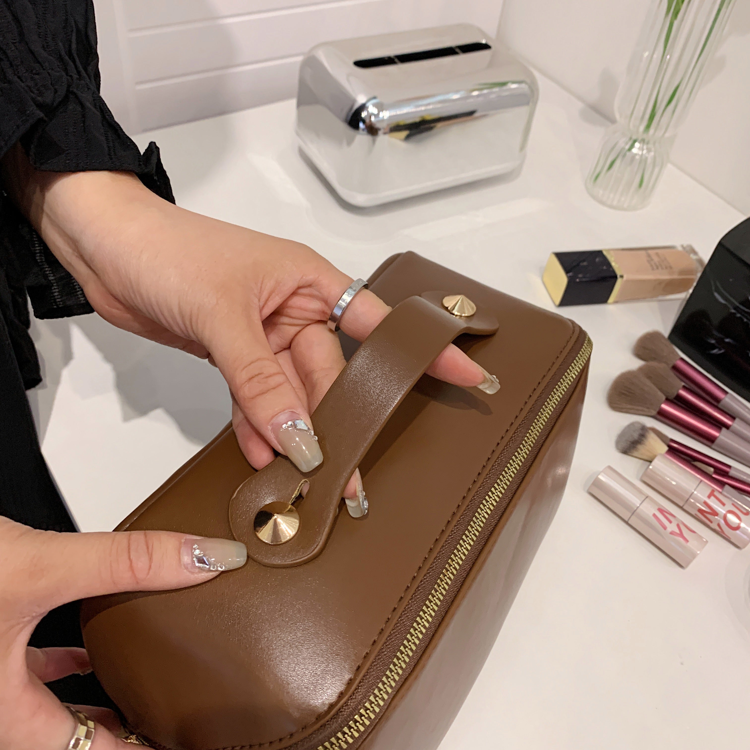 Tinah | Makeup Pouch  - By Qivii