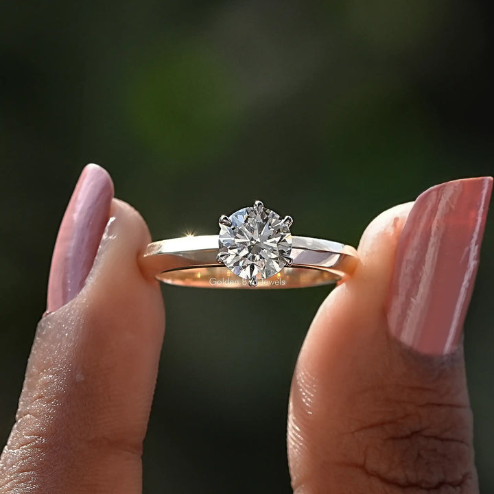 Solitaire Round Shaped Diamond Engagement Ring