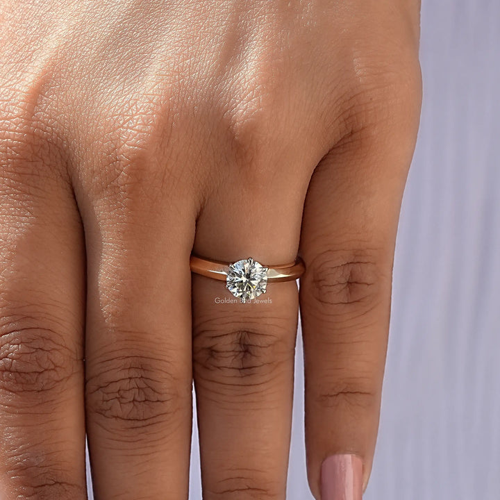 Solitaire Round Shaped Diamond Engagement Ring