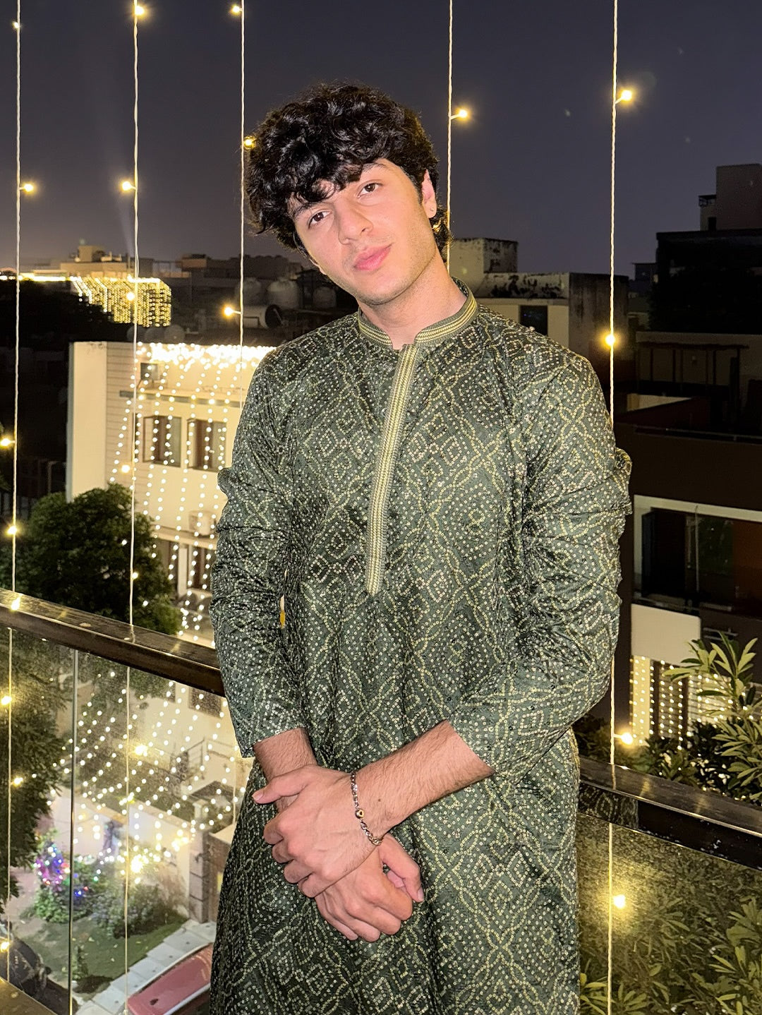 Men's Green Cotton Bandhni Embroidered Kurta