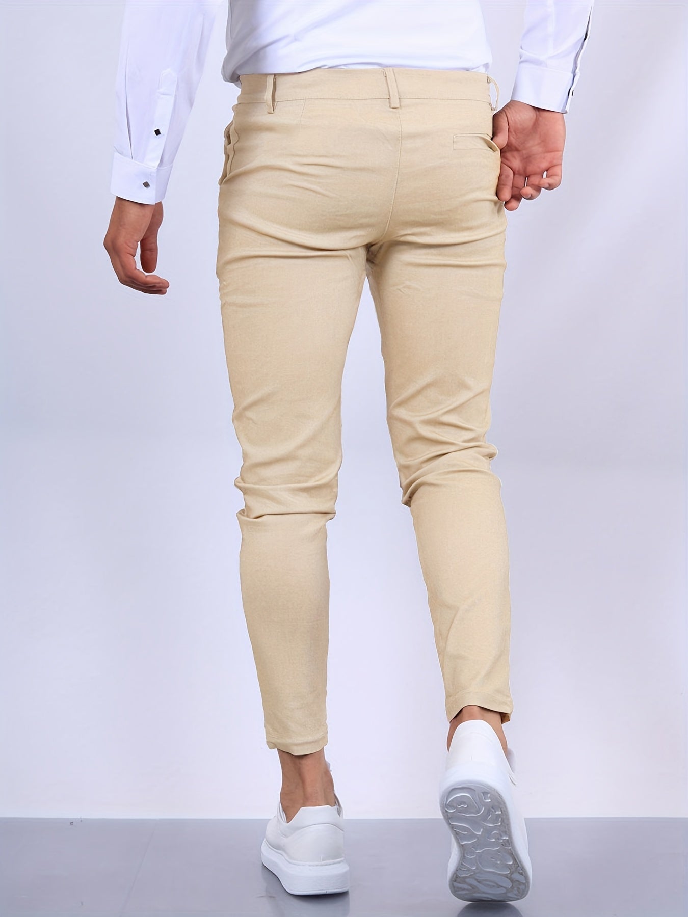 Almendra | Elegante Chino's  - By Qivii
