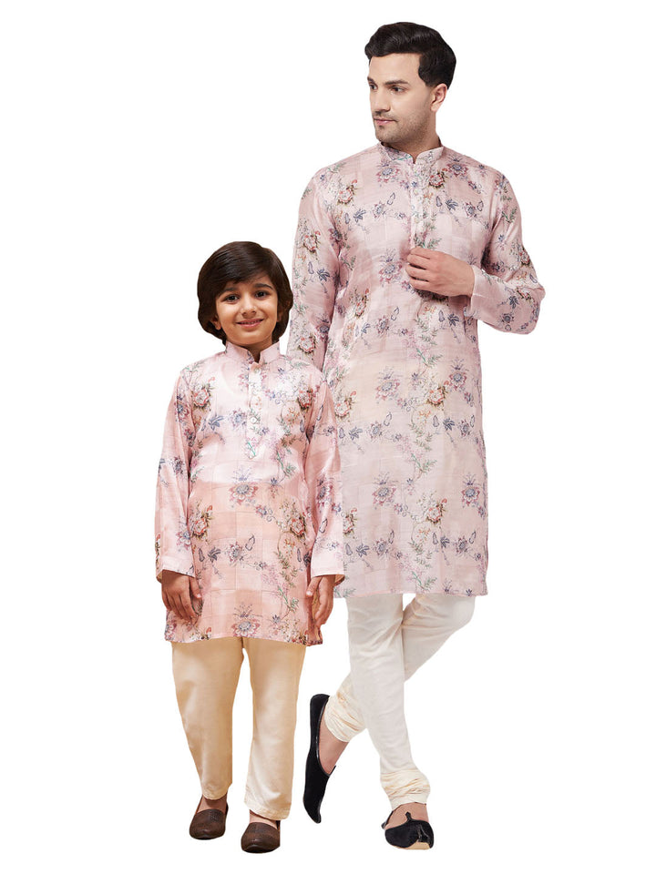 VASTRAMAY Pink Floral printed Silk Blend Kurta Pyjama baap Beta Set