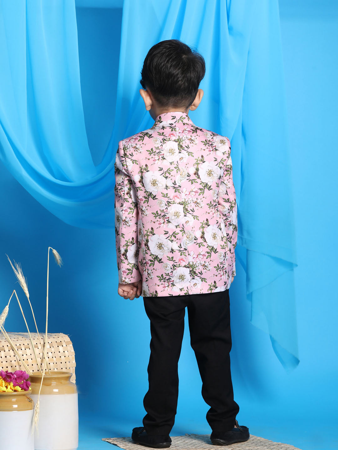 VASTRAMAY Boy's Pink Floral Printed Blazer