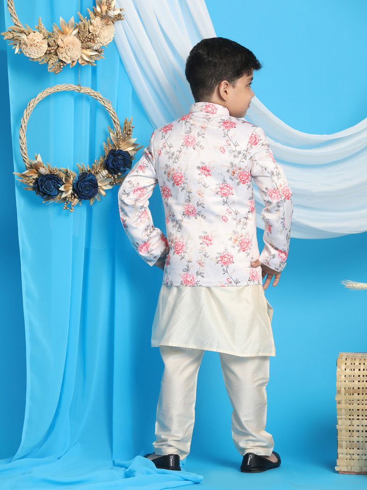 VASTRAMAY Baap Beta Peach Floral Print Jodhpuri With Cream Solid Kurta And Pyjama Set.