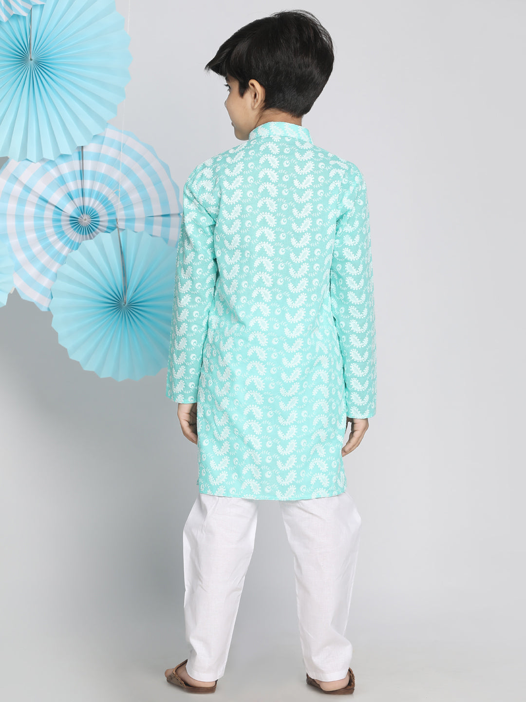 VASTRAMAY Green Pure Cotton Chikankari Kurta Pyjama Set