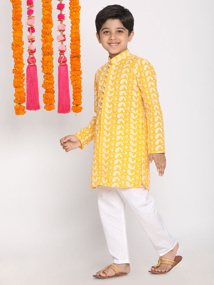 VASTRAMAY Boys Orange And White Kurta Pyjama Set