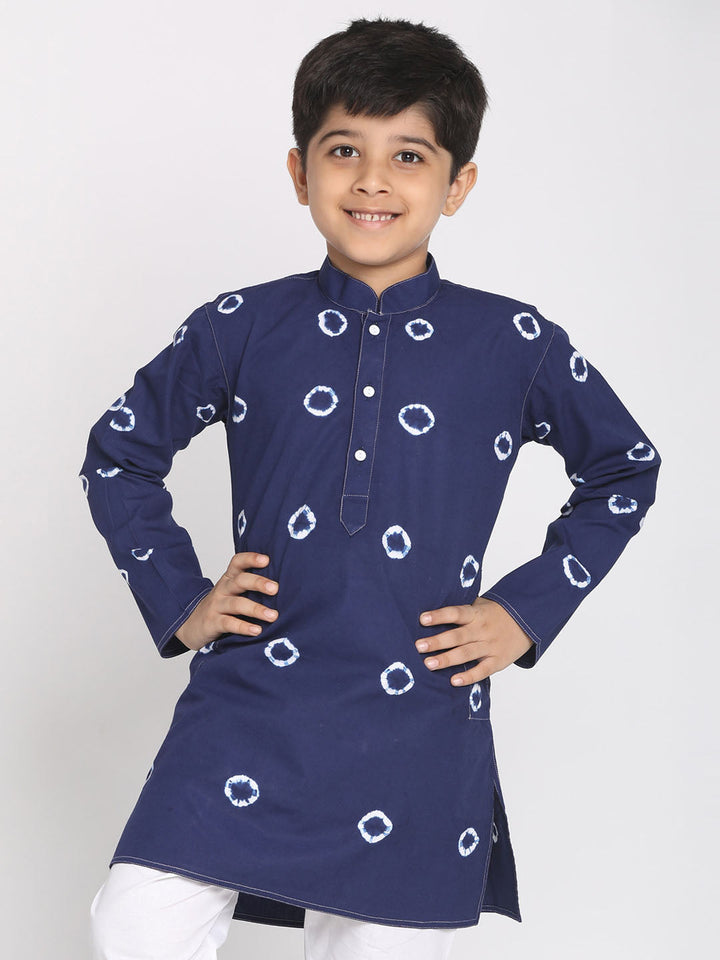 VASTRAMAY Boys' Blue  Bandhni Print Kurta