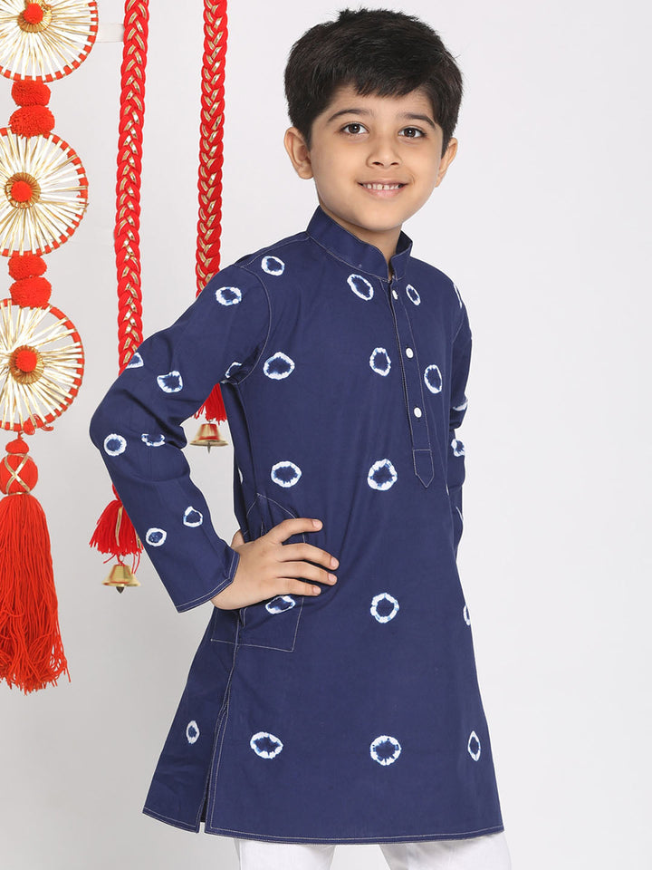 VASTRAMAY Boys' Blue  Bandhni Print Kurta