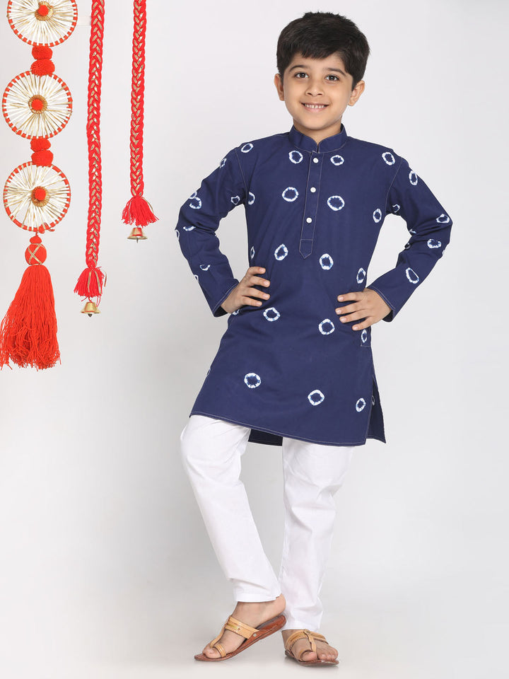 VASTRAMAY Boys' Blue  Bandhni Print Kurta