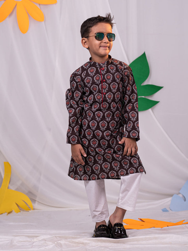 VASTRAMAY Boys' Brown Printed Kurta Pyjama Set