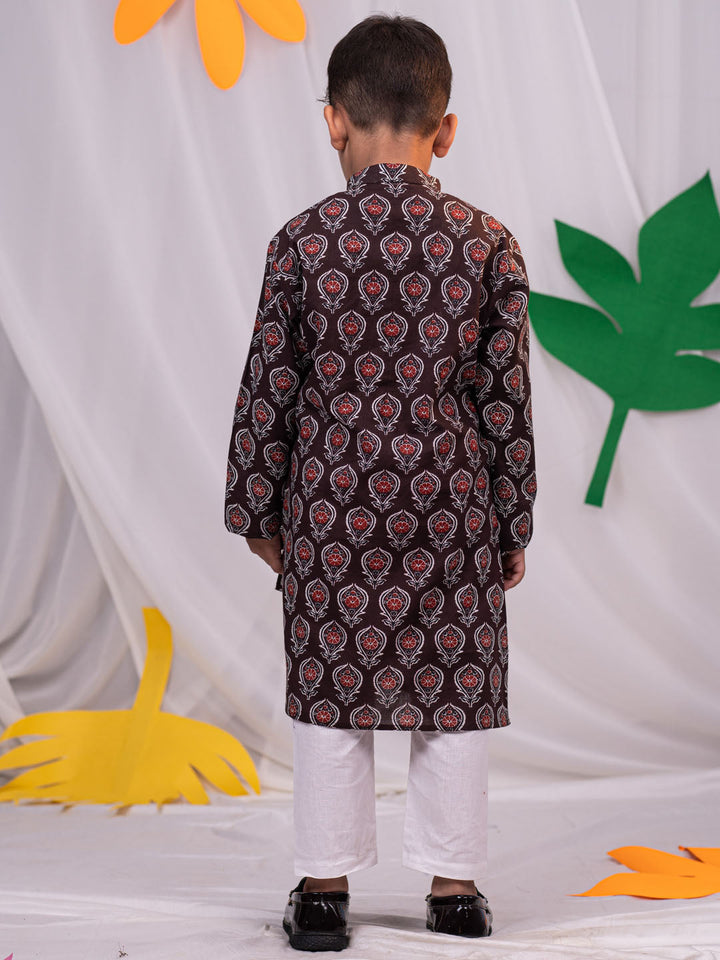 VASTRAMAY Boys' Brown Printed Kurta Pyjama Set