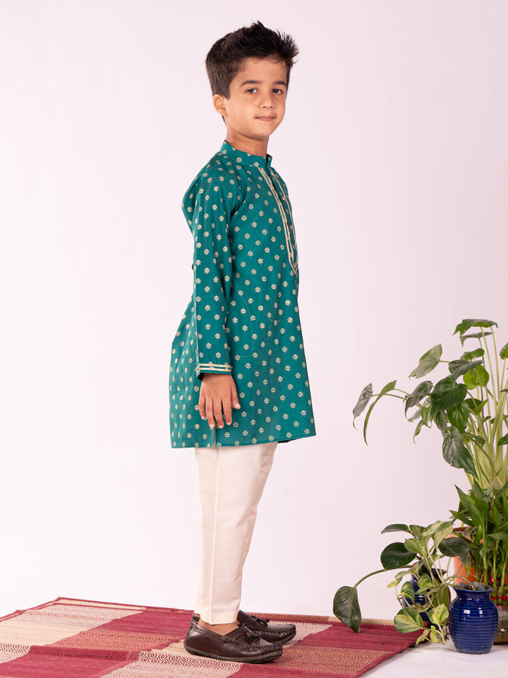 VASTRAMAY Boys' Green And Cream Kurta Pyjama Set