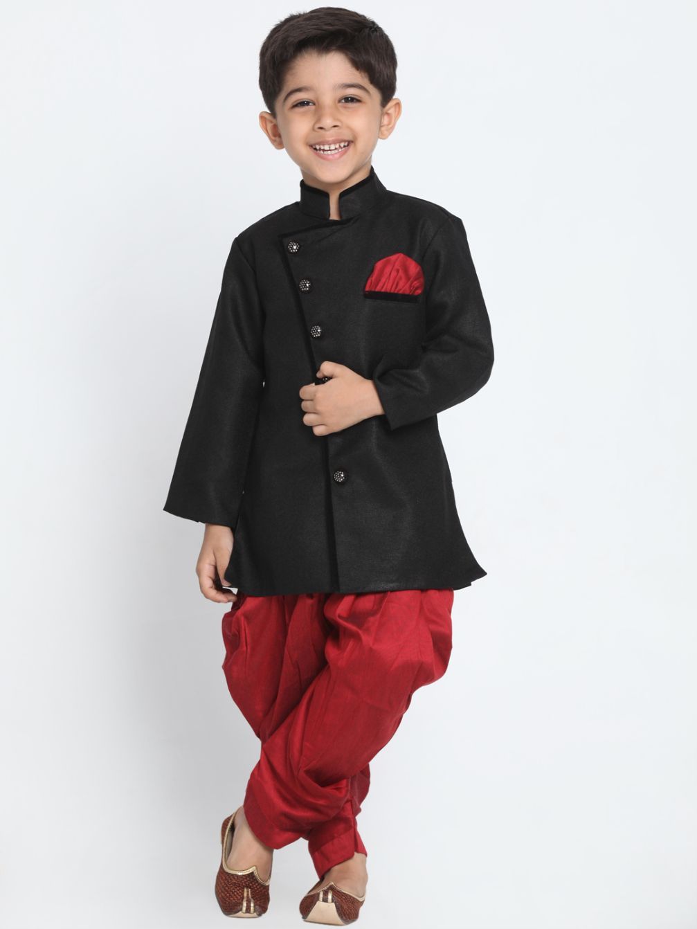 Vastramay Boys' Black Cotton Blend Sherwani