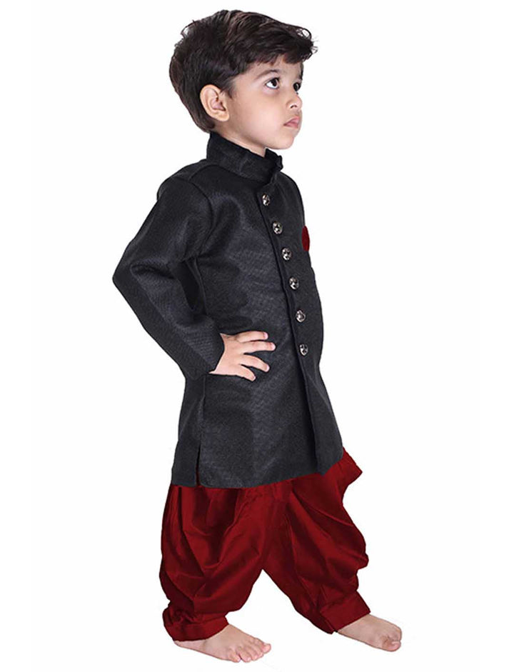 Vastramay Boys' Black Cotton Blend Sherwani