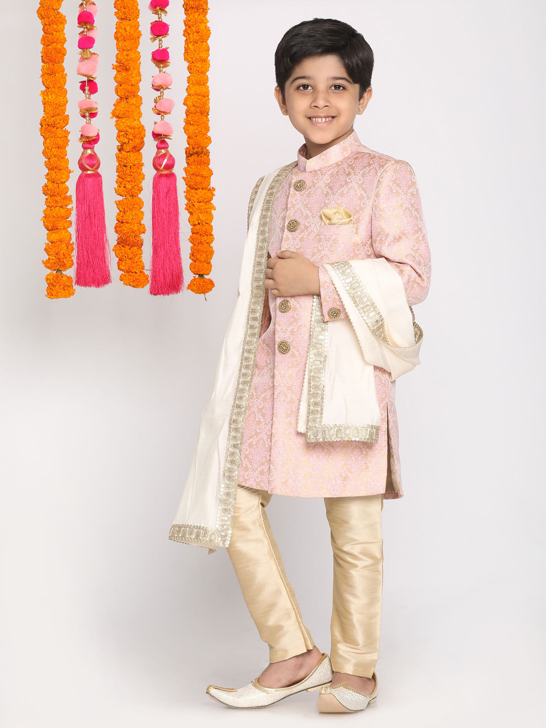 VASTRAMAY Boys Pink & Gold-Colored Woven-Design Brocade Slim Fit Sherwani Set With Cream Colour Dupatta