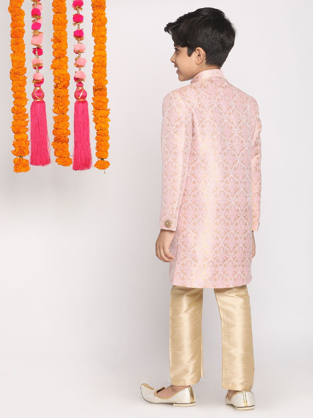 VASTRAMAY Boys Pink & Gold-Colored Woven-Design Brocade Slim Fit Sherwani Set With Cream Colour Dupatta