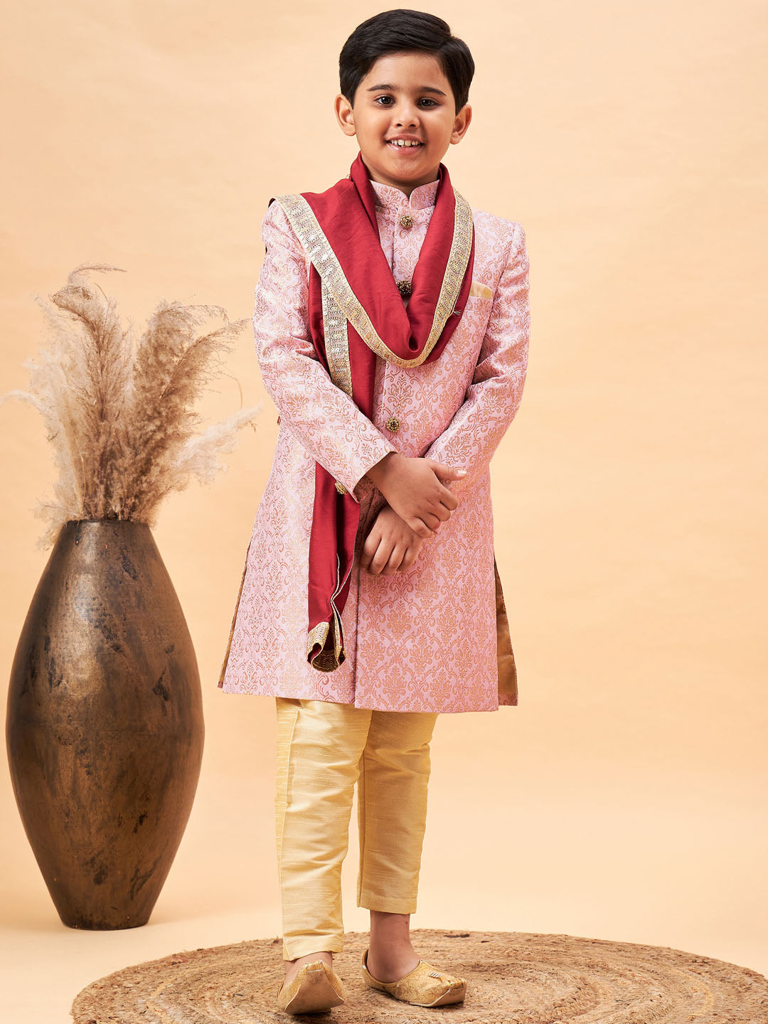 VASTRAMAY Boys Pink & Gold-Colored Woven-Design Brocade Slim Fit Sherwani Set With Maroon Color Dupatta