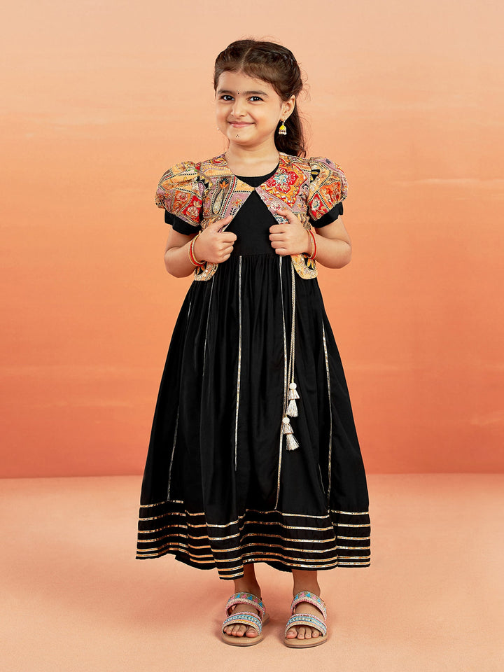 VASTRAMAY Girls' Black Anarkali Set