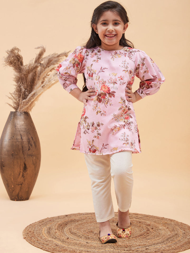 VASTRAMAY Girls Pink Floral Printed Kurta With Cream Pant Set