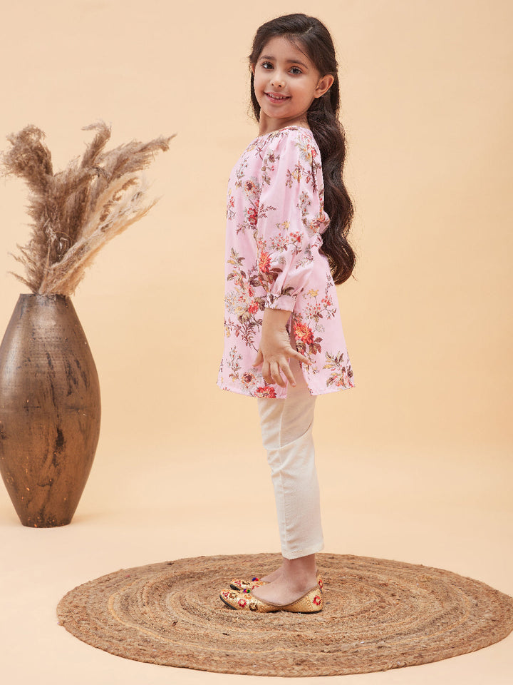 VASTRAMAY Girls Pink Floral Printed Kurta With Cream Pant Set