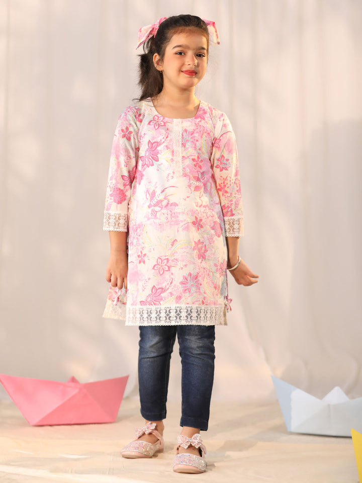 VASTRAMAY Girls' Pink Printed Kurta