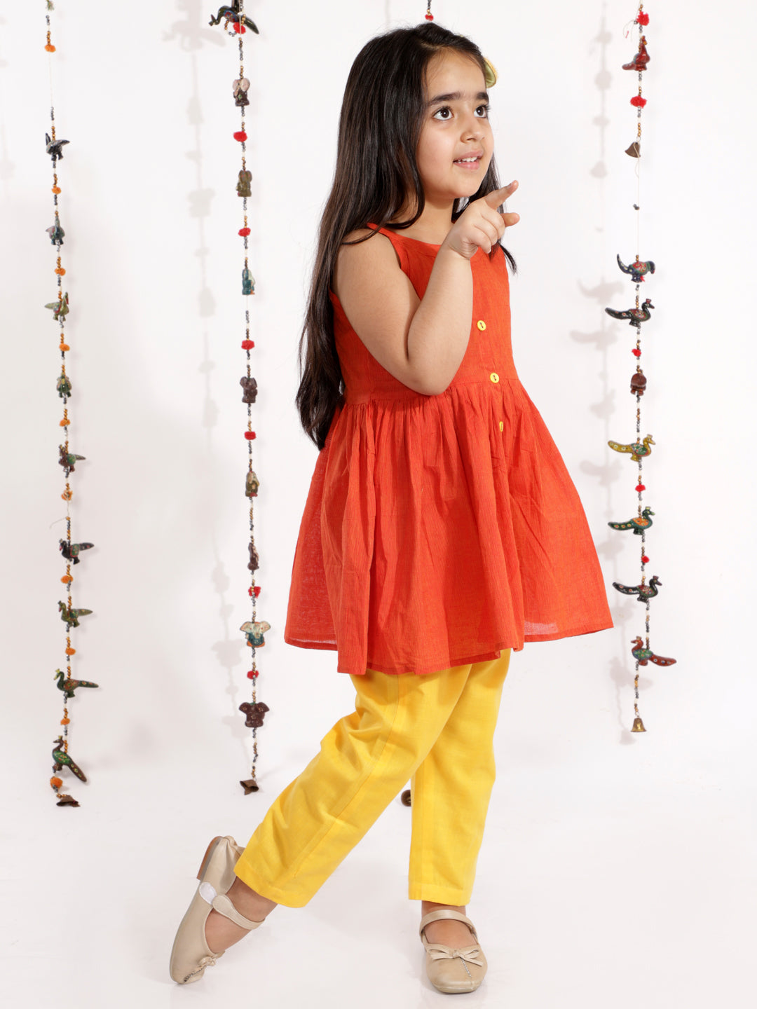 VASTRAMAY Girls' Handloom Cotton Kurta And Straight Pant Set