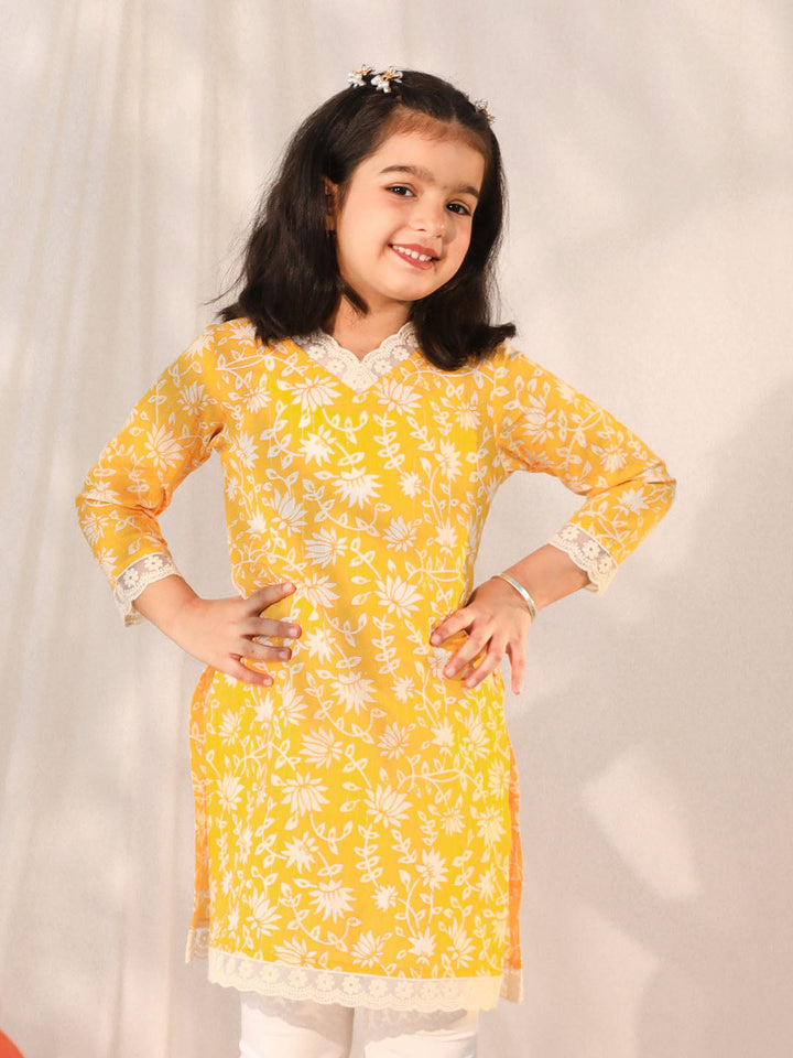 VASTRAMAY Girls' Yellow Only Kurta