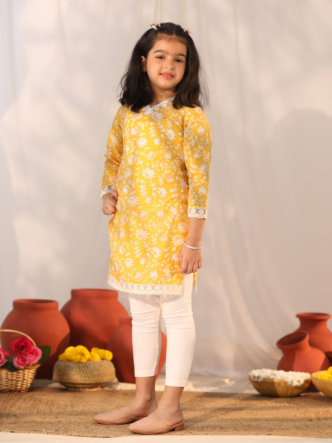 VASTRAMAY Girls' Yellow Kurta Leggings Set