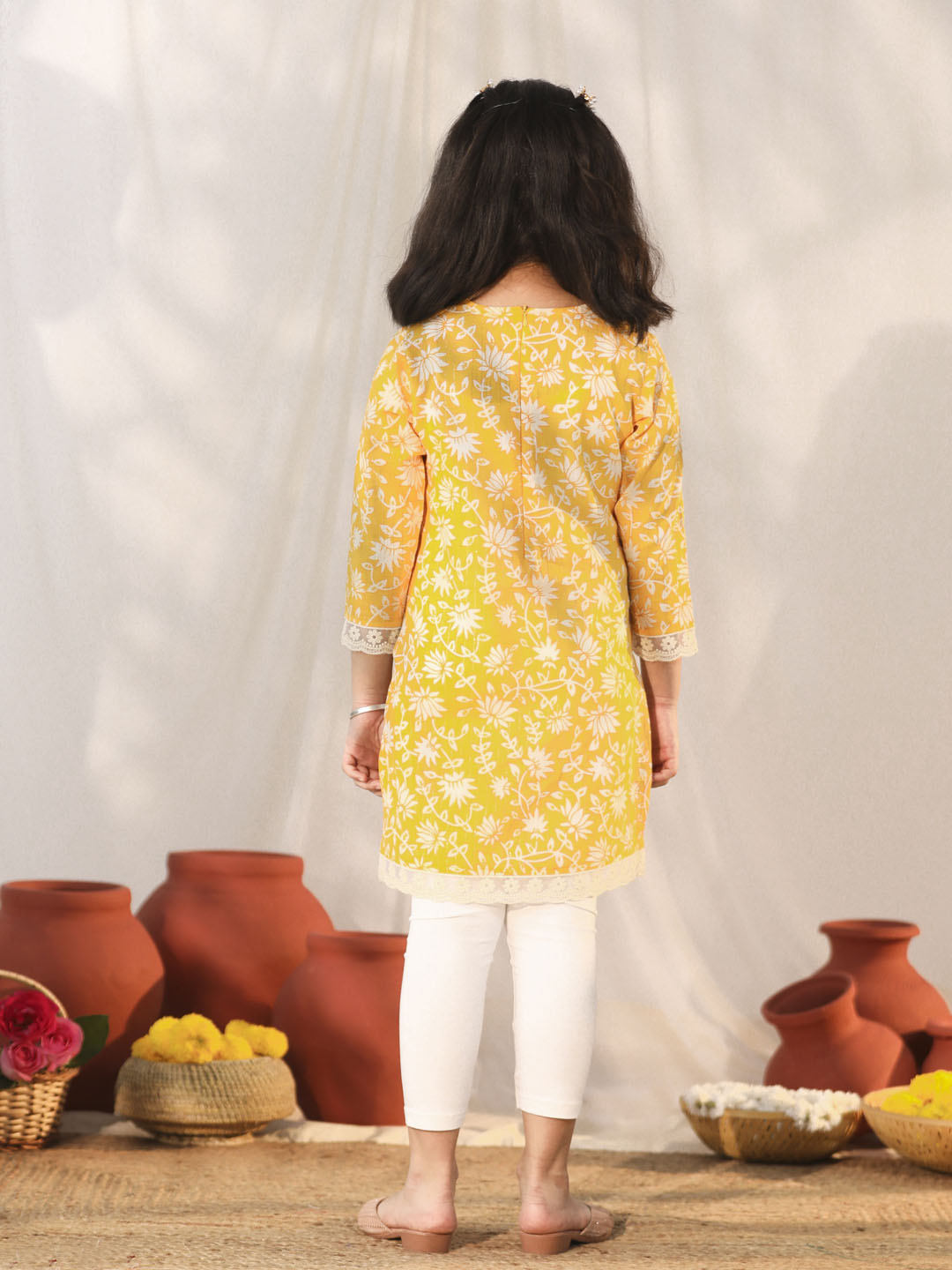 VASTRAMAY Girls' Yellow Kurta Leggings Set