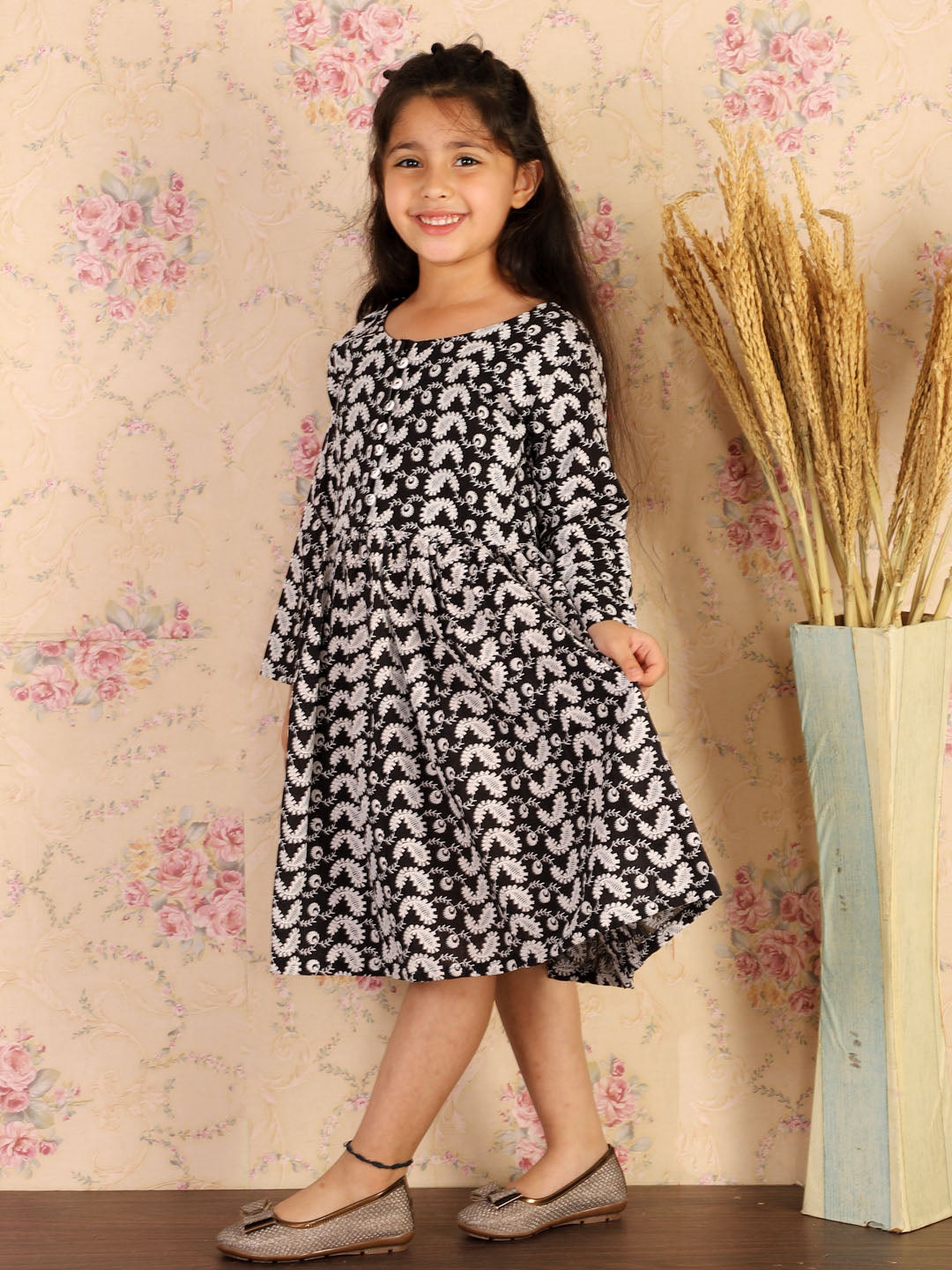 VASTRAMAY Girl's Black Pure Cotton Chikankari Kurta