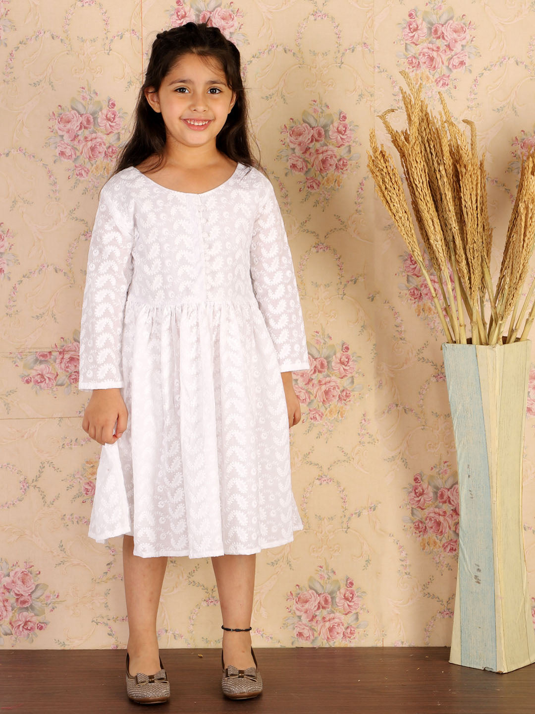 VASTRAMAY Girl's White Pure Cotton Chikankari Kurta