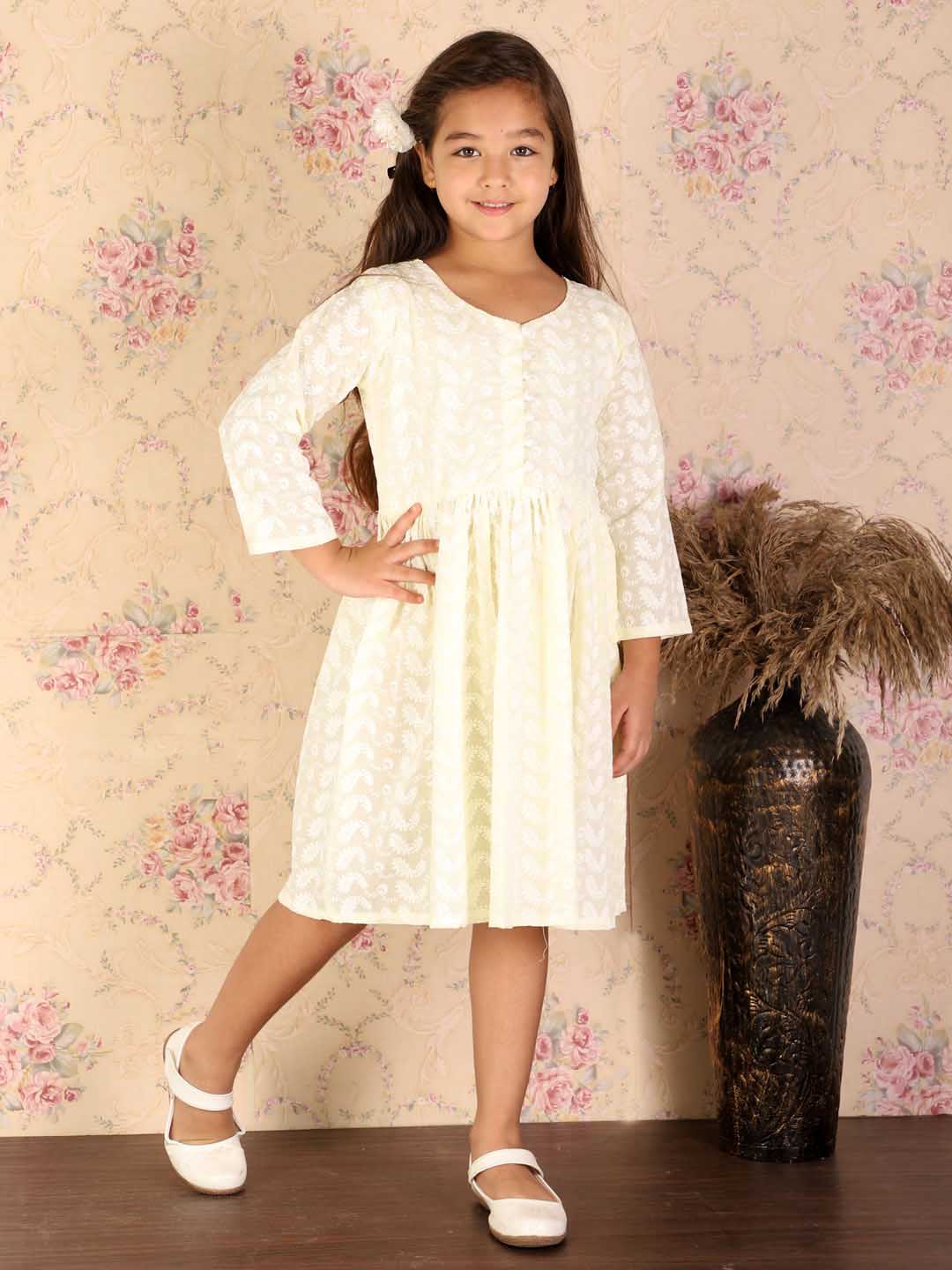 VASTRAMAY Girl's Yellow Pure Cotton Chikankari Kurta