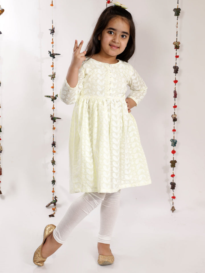 VASTRAMAY Girls' Yellow Pure Cotton Chikankari Kurta With Leggings