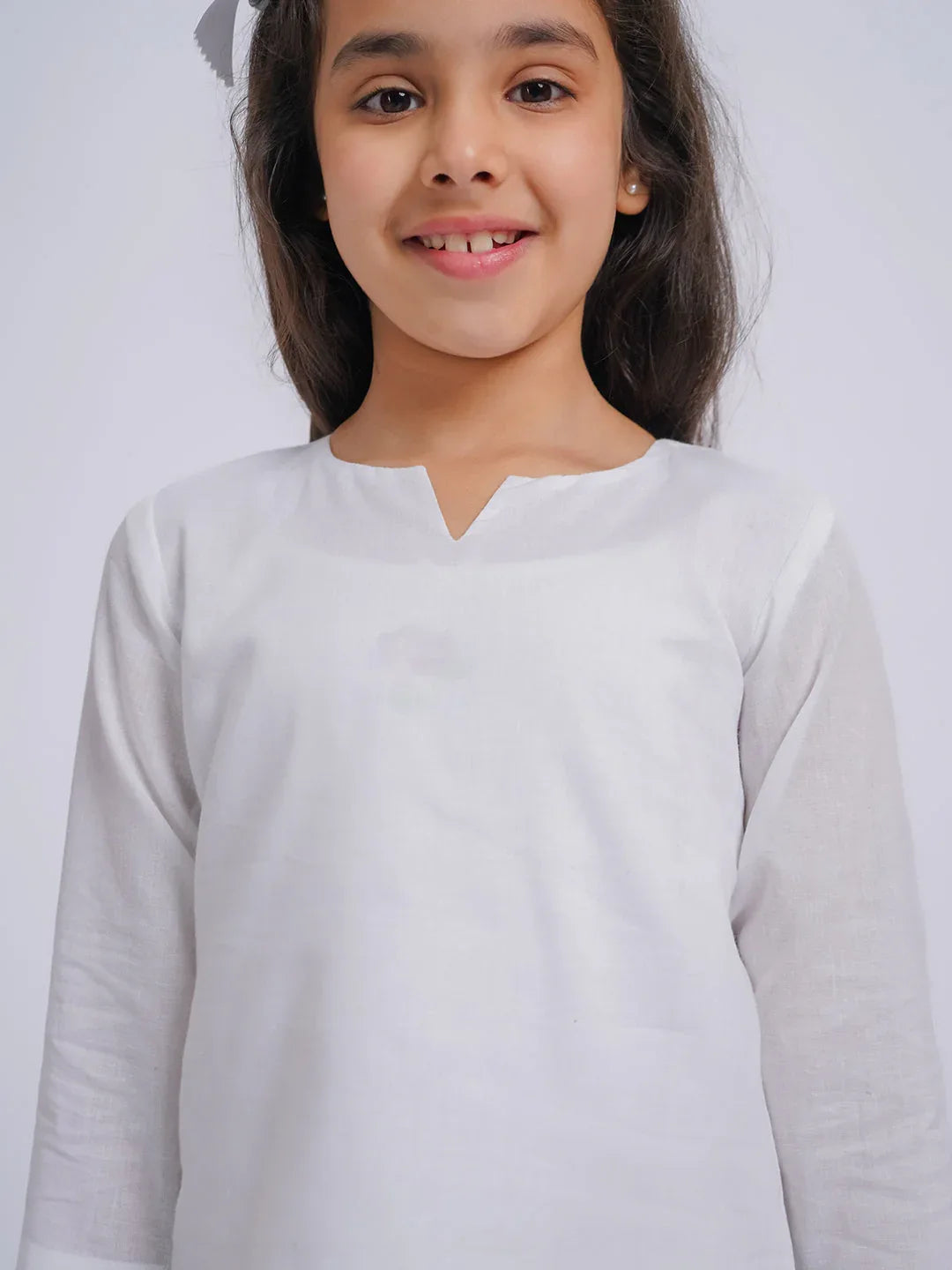 Girl's' White Kurta, Leggings And Dupatta