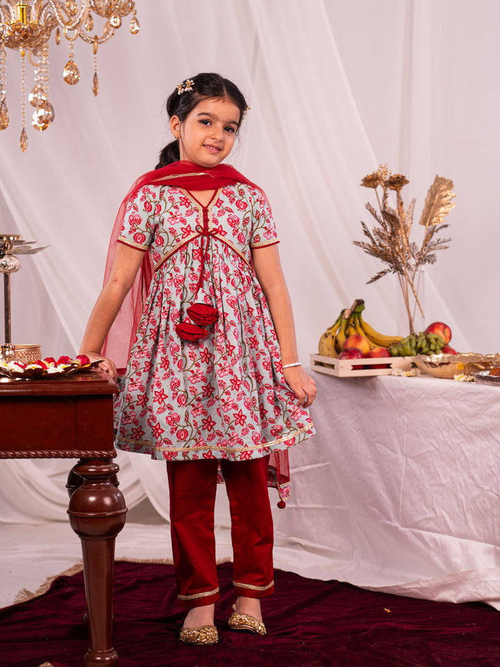 VASTRAMAY Girls' Aqua And Red Kurta And Pant Set